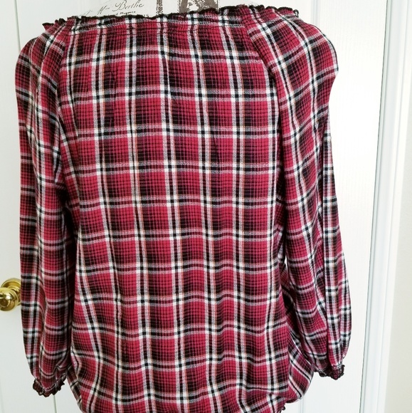 2 for $25 Jessica Simpson Red & Black Blouse - Picture 2 of 6